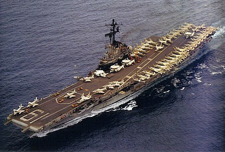 文件:450px-USS Hancock (CVA-19) off Pearl Harbor 1968.jpg