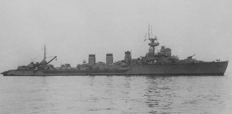 文件:Japanese cruiser Kitakami 1945.jpg