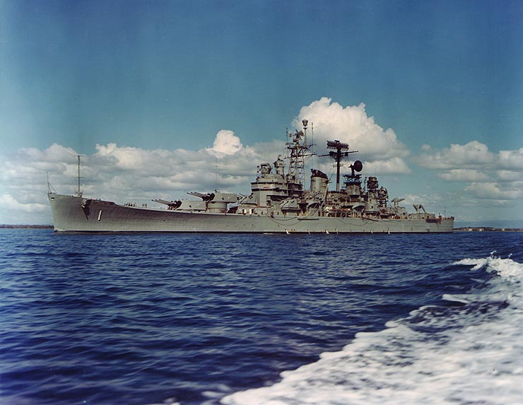 文件:USS Boston (CAG-1) underway in Guantanamo Bay on 10 January 1967.jpg