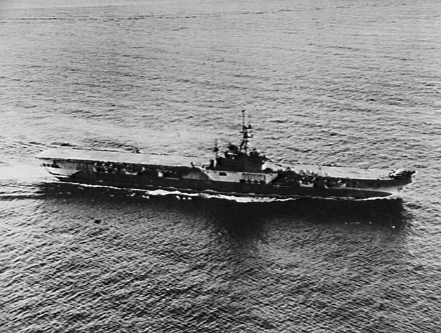 文件:HMS Colossus (R15) off Shanghai 1945.jpg