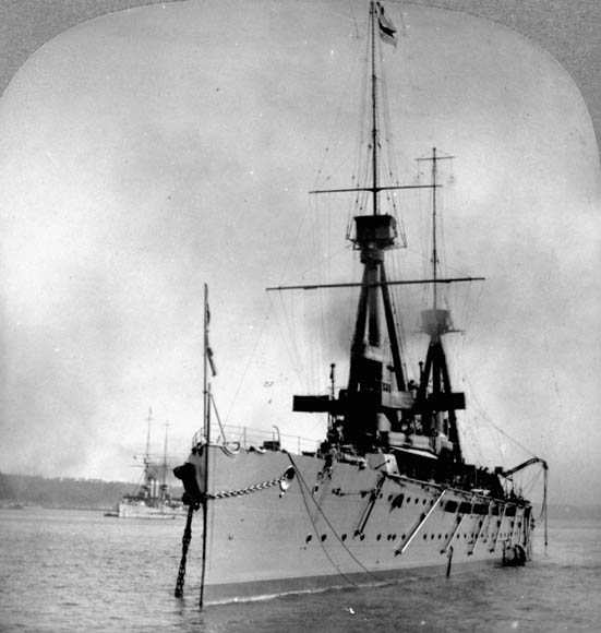 文件:HMS Indomitable Quebec Tercentenary 1908 LAC 3394052.jpg