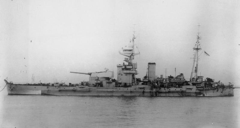 文件:HMS Roberts (F40).jpg