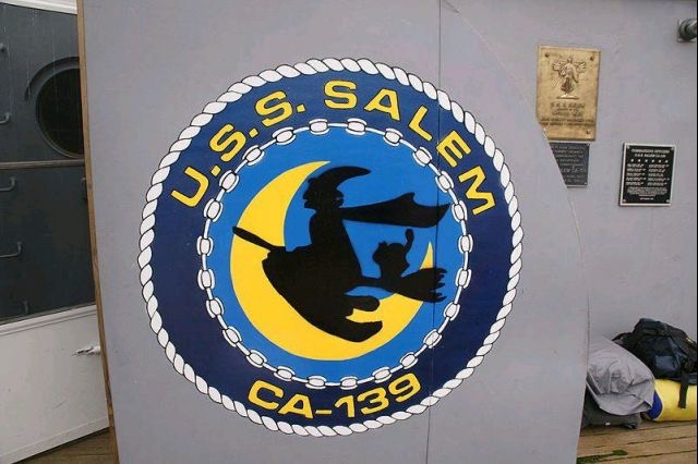 文件:USS Salem(CA-139) badge.JPG
