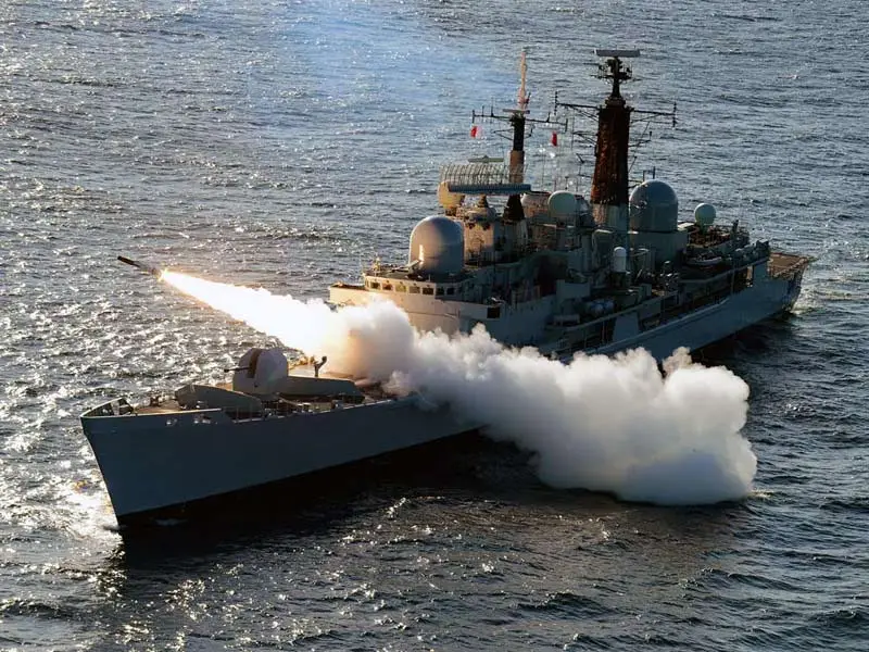 文件:HMS Edinburgh D97 Sea Dart Missile.png