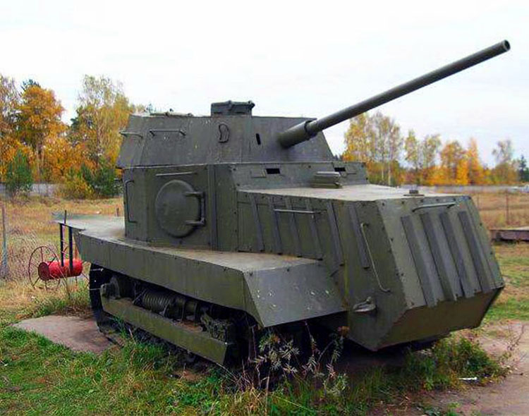 文件:STZ-3拖拉机坦克.jpg