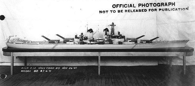 文件:Montana-Klasse Modell.jpg