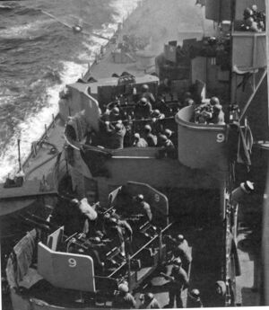 1945年4月11日一架零战撞击密苏里号