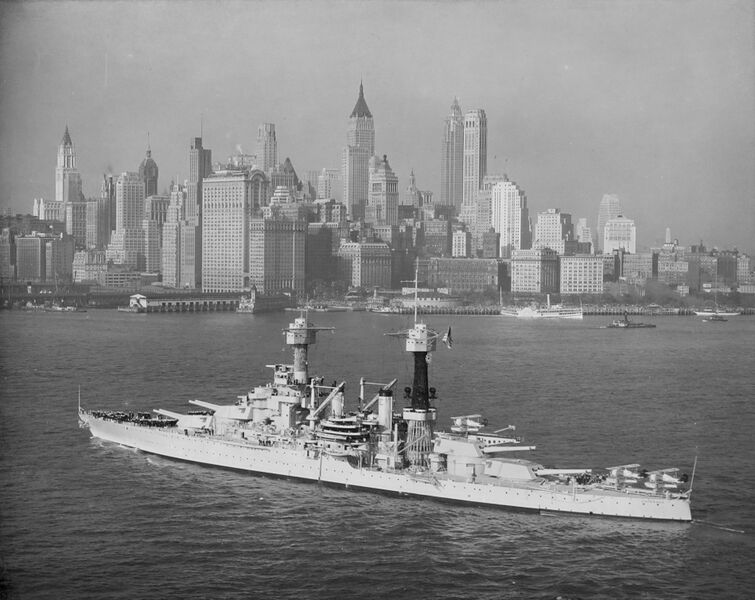 文件:USS Colorado (BB-45) New York 1932.jpg