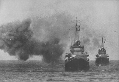 1943年10月6日,在维拉拉维拉海战爆发前数小时,时雨和五月雨号炮击布干维尔岛附近的美军阵地