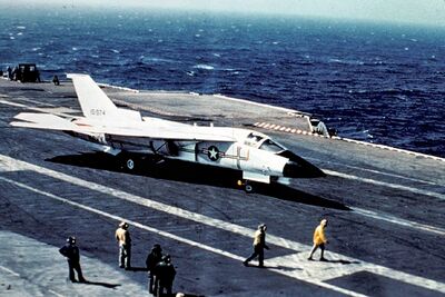 1968年7月23日,珊瑚海对F-111B战斗机进行了唯一一次上舰测试
