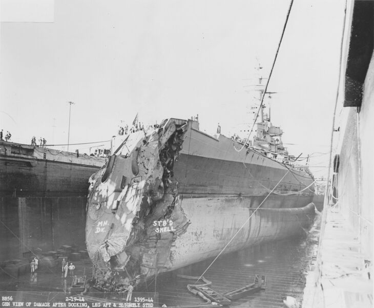 文件:USS Washington damage after collision NARA BS 109965.jpg