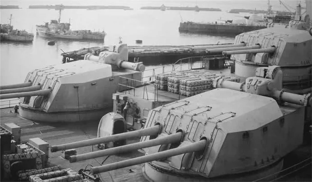 文件:Jean Bart 152mm-55 M1930 Guns.webp