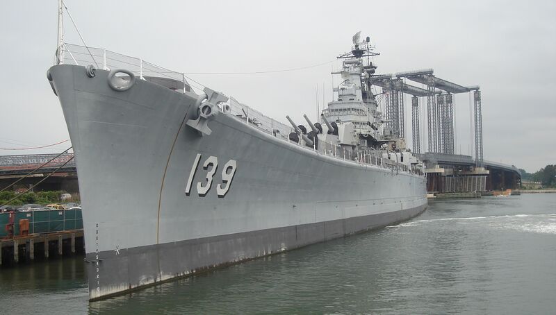 文件:USS Salem museum.jpg