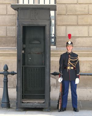 Republican Guard Élysée Palace 1.jpg