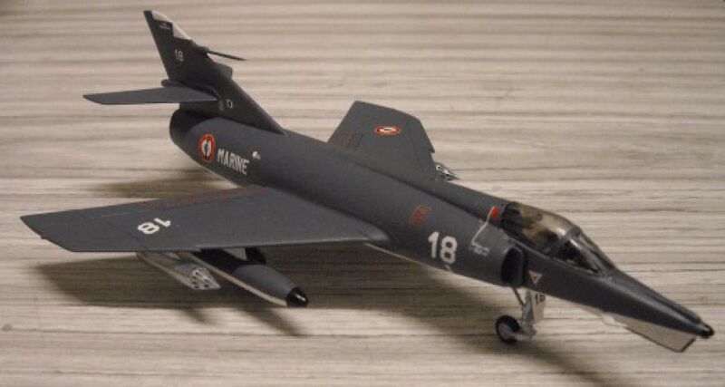 文件:Etendard M18.jpg