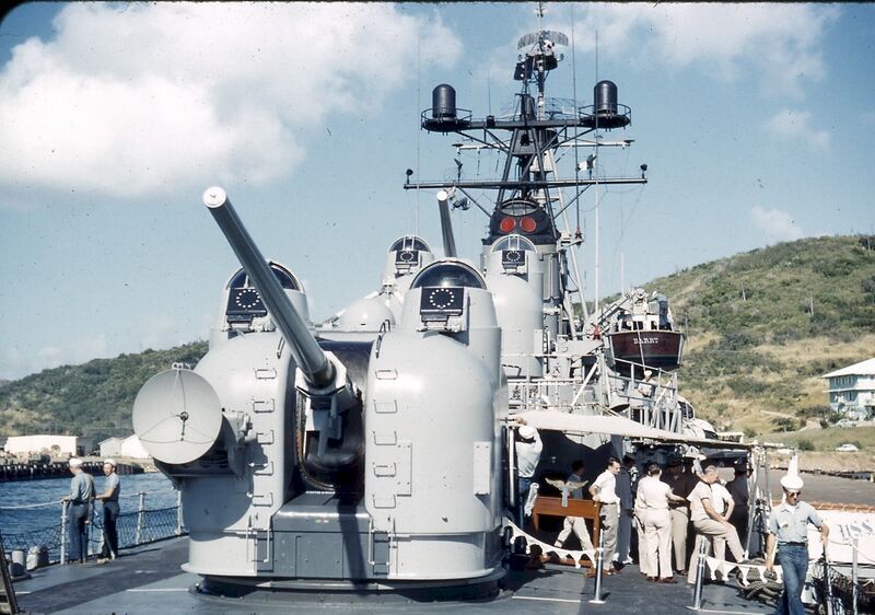 文件:5inch mk42 USS Barry DD-933.jpg