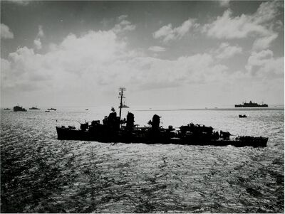 1944年马绍尔群岛战役期间希尔曼在埃尼威托克周边进行巡航