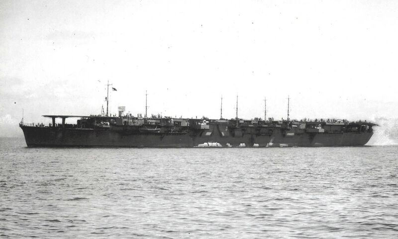 文件:Japanese aircraft carrier Chitose cropped.jpg