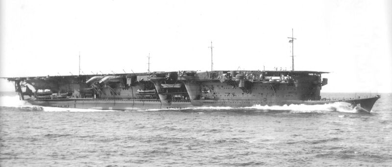文件:Japanese aircraft carrier Ryūjō underway on 6 September 1934.jpg