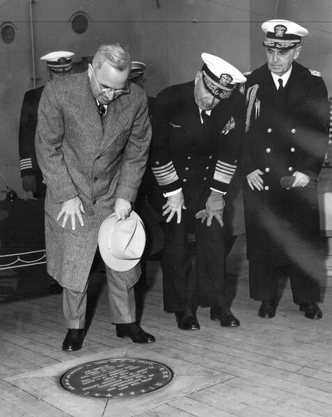 文件:45.10.27 truman.jpg