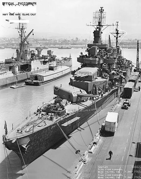 文件:USS Pensacola (CA-24) at the Mare Island Naval Shipyard on 3 July 1945 (19-N-87792).jpg