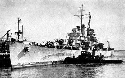 1945年3月抵达加州进行大修的哥伦比亚