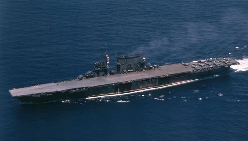 文件:USS Saratoga (CV-3) underway, circa in 1942 (80-G-K-459).jpg