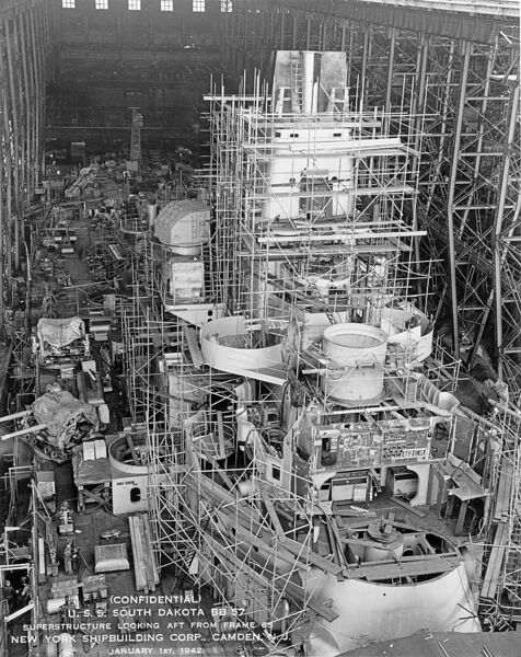 文件:USS South Dakota bridge construction.jpg