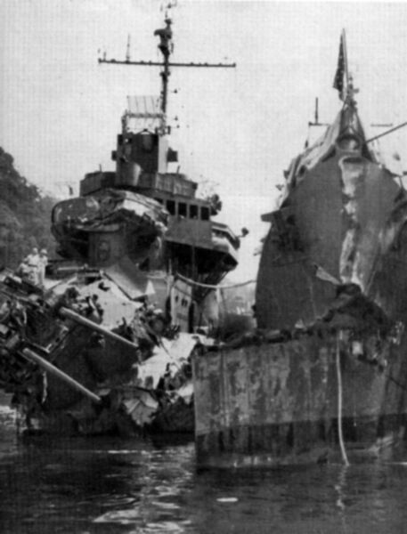 文件:USS Selfridge and OBannon damaged Oct 1943.JPG