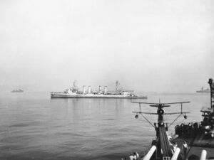 USS Omaha (CL-4) off Southern France in August 1944 (80-G-256278).jpg