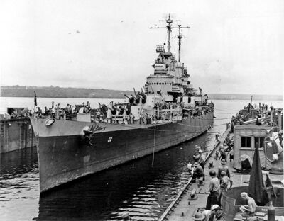 1944年1月哥伦比亚在圣埃斯皮里图进行维修