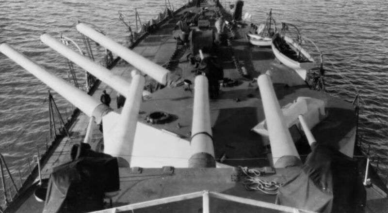 文件:The Guns of Prinz Eugen after WWI.jpg