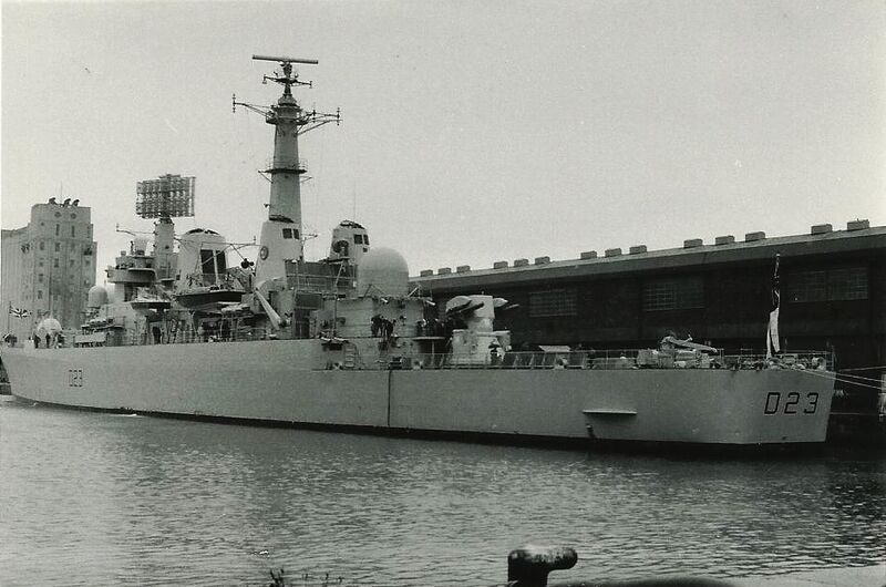 文件:HMS Bristol (11780226104).jpg
