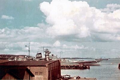 宅在港口的提尔比茨