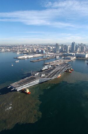 US Navy 040110-N-5362A-008 The decommissioned aircraft carrier Midway prepares to moor at its final resting place at Navy pier where it will become the largest museum devoted to carriers and naval aviation.jpg