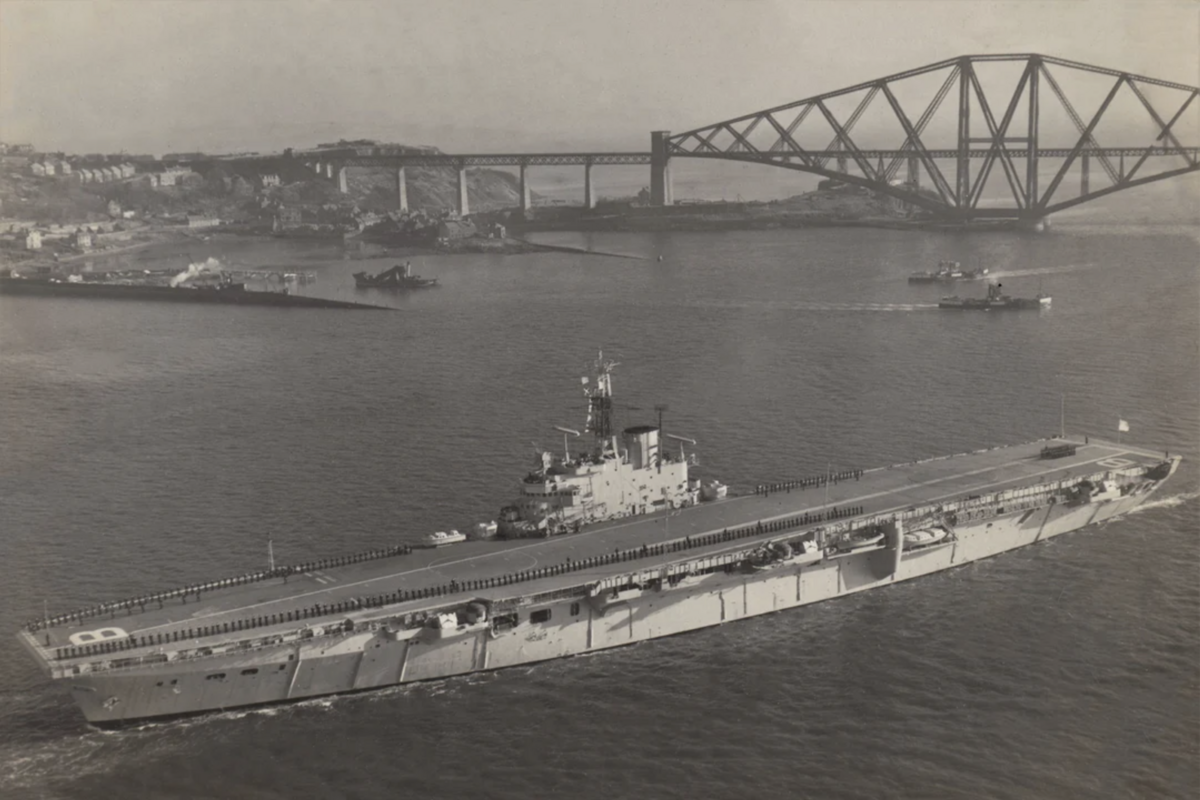 文件:HMS Bulwark R08.png - 舰R百科