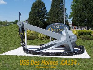 现位于萨勒姆博物馆旁边德梅因号的船锚