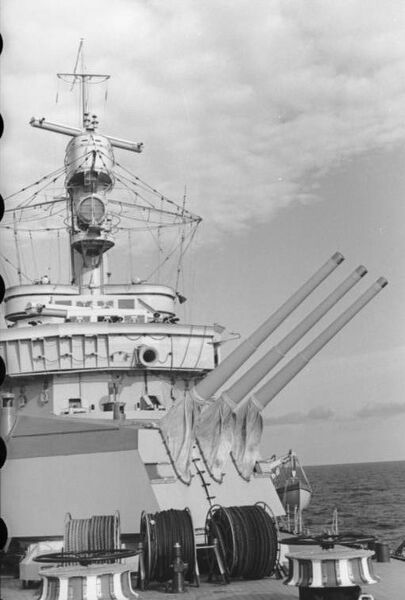 文件:Bundesarchiv Bild 101II-MN-1405-07, Kreuzer "Nürnberg".jpg