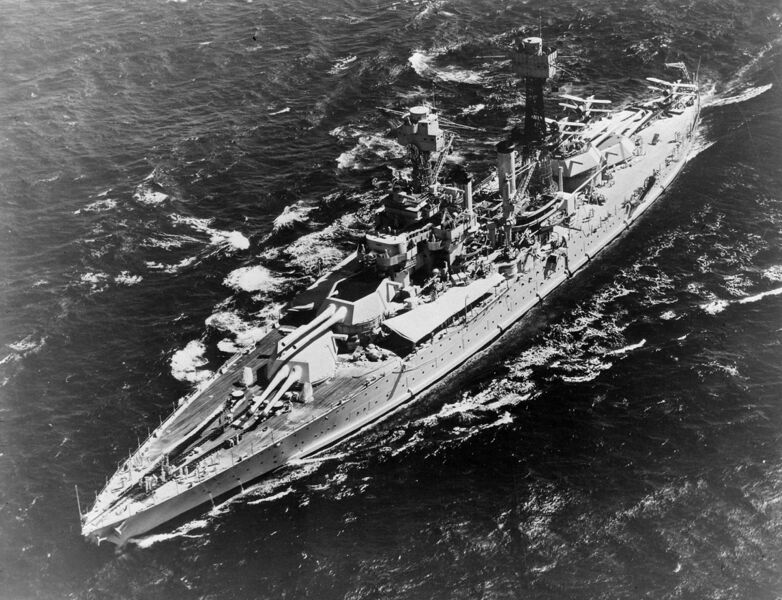 文件:USS Maryland (BB-46) underway in 1935.jpg
