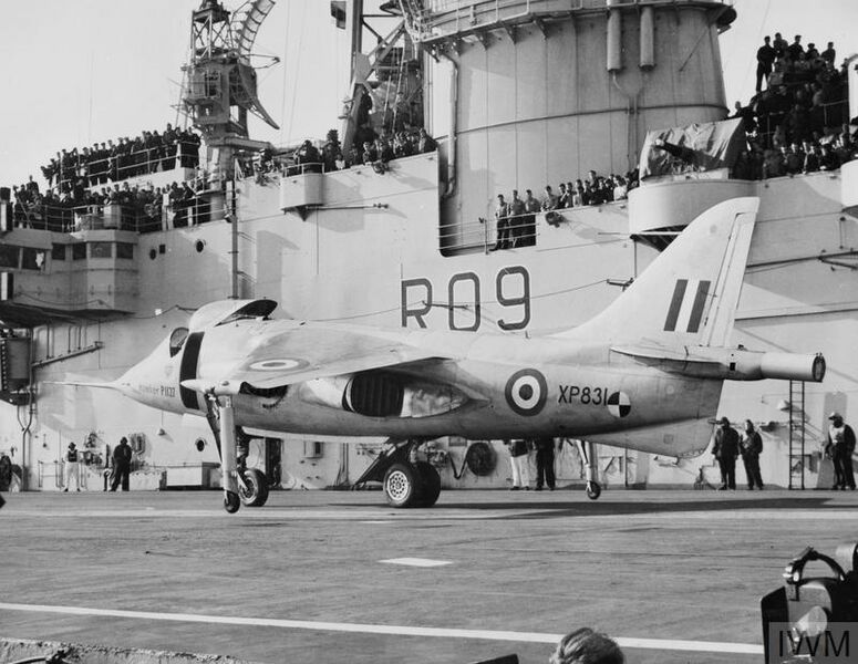 文件:P1127 on Ark Royal.jpg