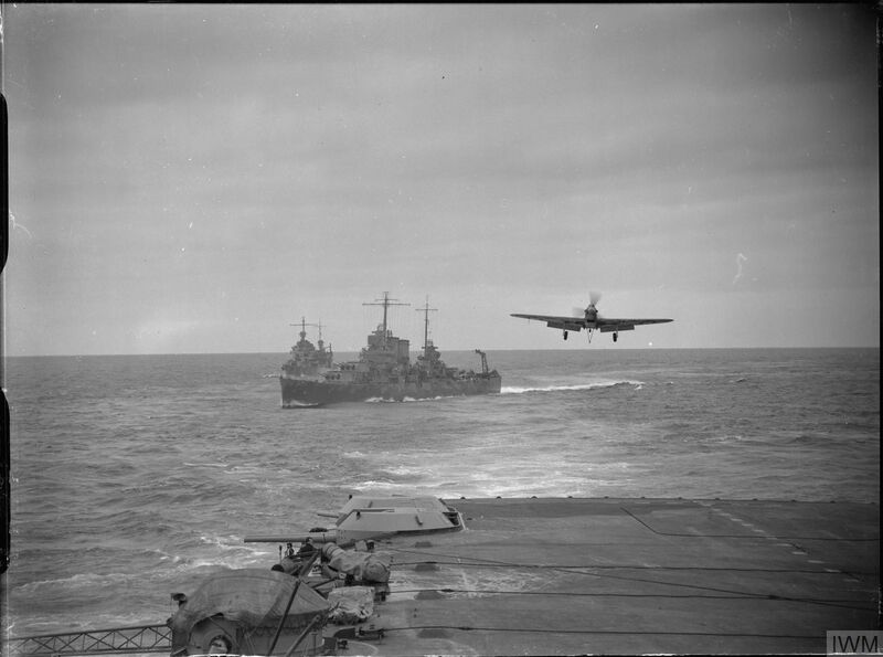文件:A Fairey Fulmar about to land on the flight deck of HMS Victorious ...